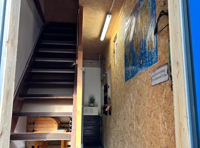 Guenstige Und Einfache Unterkunft Mit Terasse Daire