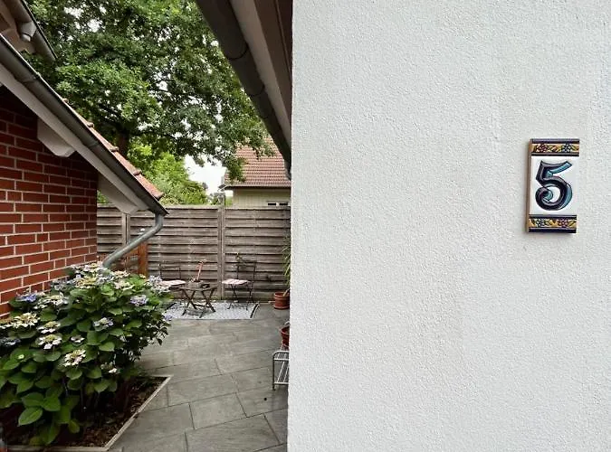 Daire Guenstige Und Einfache Unterkunft Mit Terasse